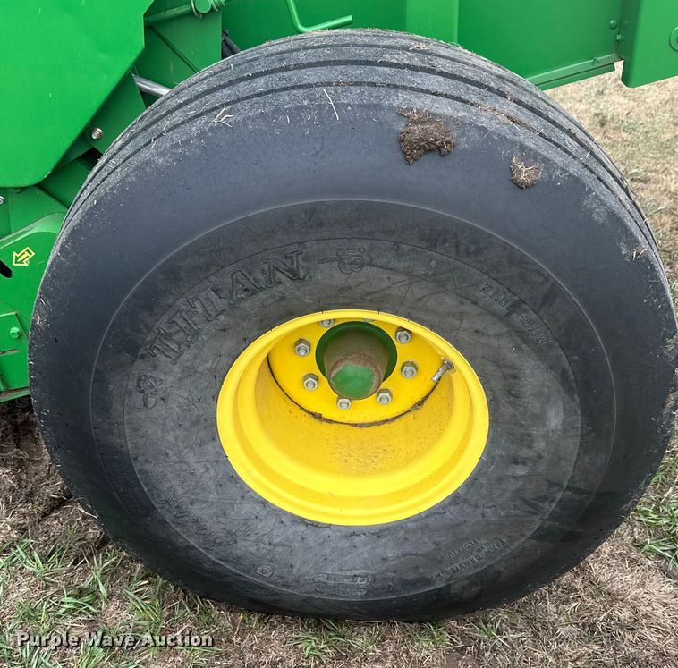 image for item OE9022 2012 John Deere 568 Mega Wide Plus round baler