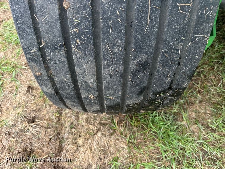 image for item OE9022 2012 John Deere 568 Mega Wide Plus round baler