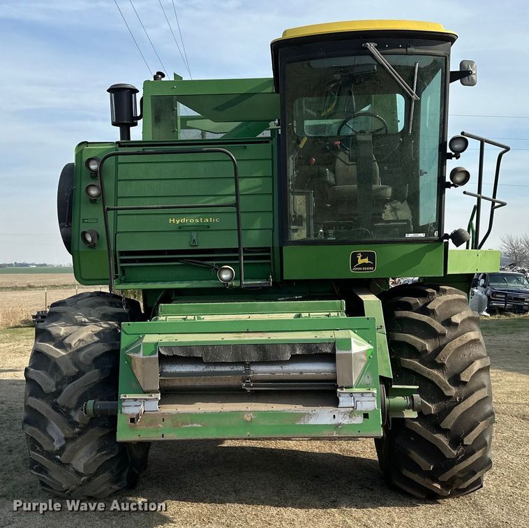 image for item OE9049 1983 John Deere 7720 Turbo combine