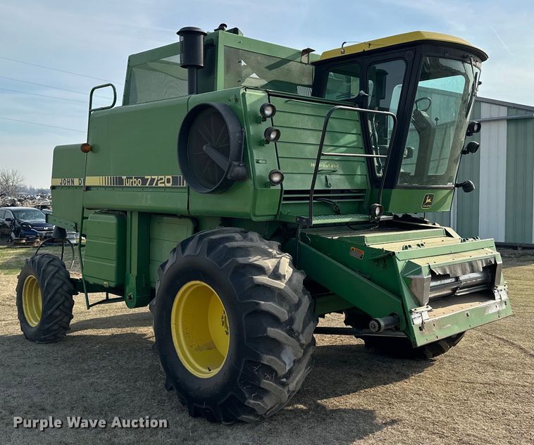 image for item OE9049 1983 John Deere 7720 Turbo combine