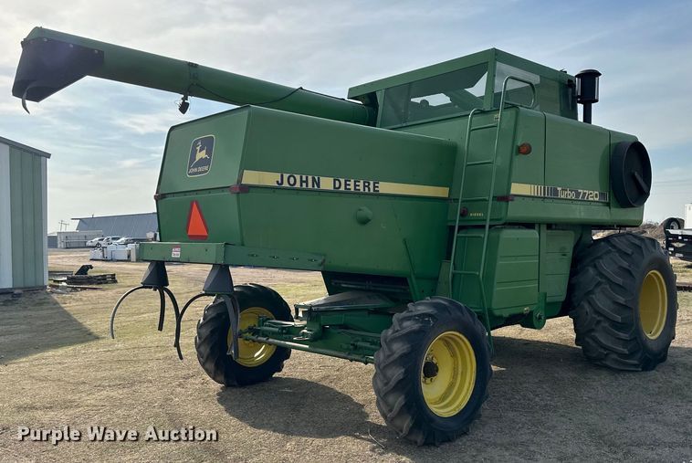 image for item OE9049 1983 John Deere 7720 Turbo combine