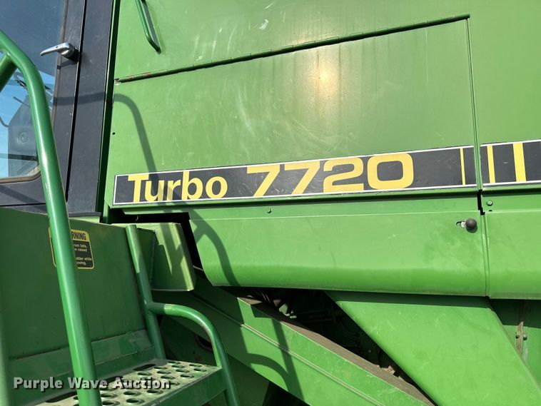 image for item OE9049 1983 John Deere 7720 Turbo combine