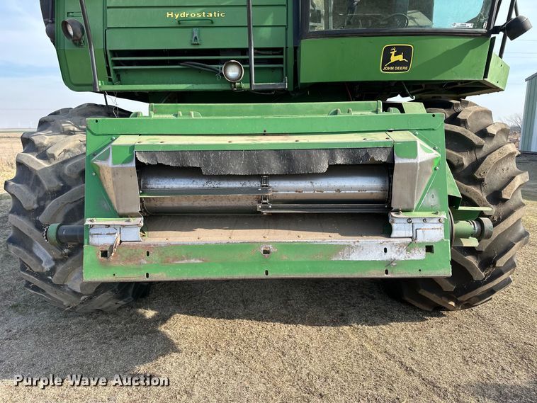 image for item OE9049 1983 John Deere 7720 Turbo combine