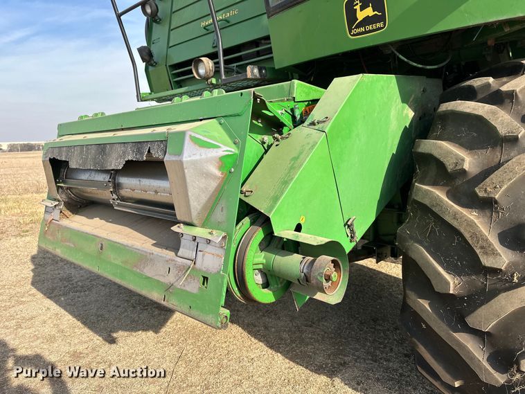 image for item OE9049 1983 John Deere 7720 Turbo combine