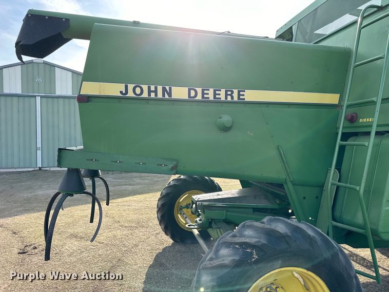 image for item OE9049 1983 John Deere 7720 Turbo combine