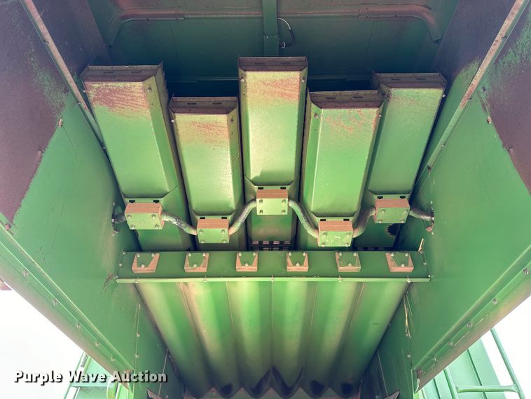 image for item OE9049 1983 John Deere 7720 Turbo combine