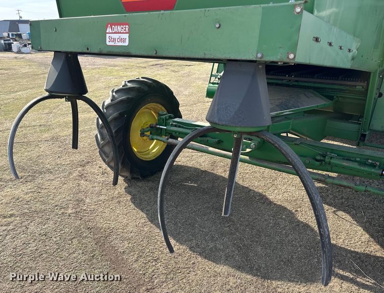 image for item OE9049 1983 John Deere 7720 Turbo combine