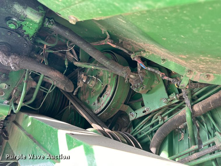 image for item OE9049 1983 John Deere 7720 Turbo combine