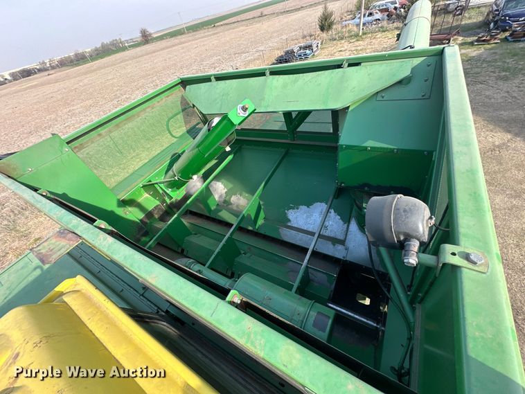 image for item OE9049 1983 John Deere 7720 Turbo combine