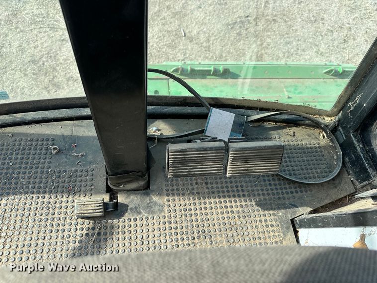 image for item OE9049 1983 John Deere 7720 Turbo combine