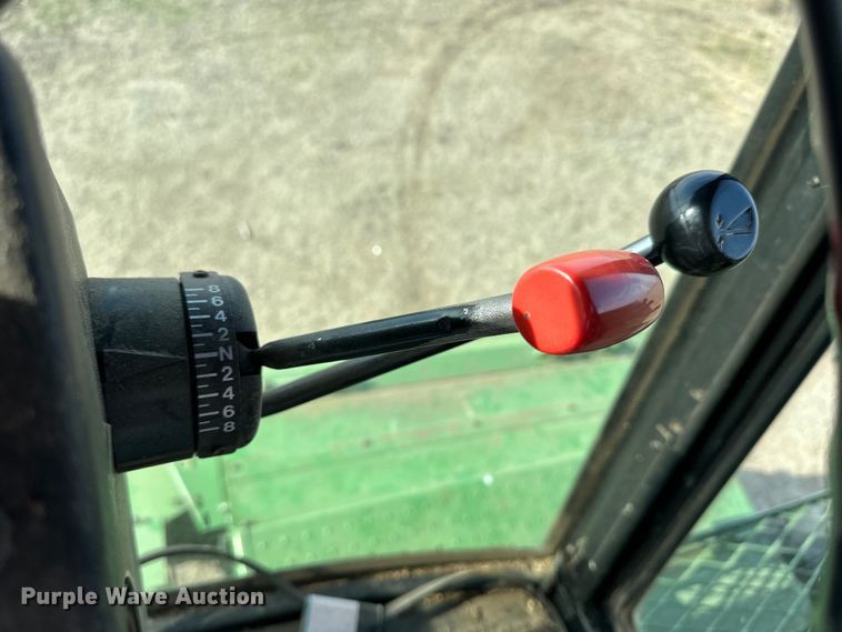 image for item OE9049 1983 John Deere 7720 Turbo combine