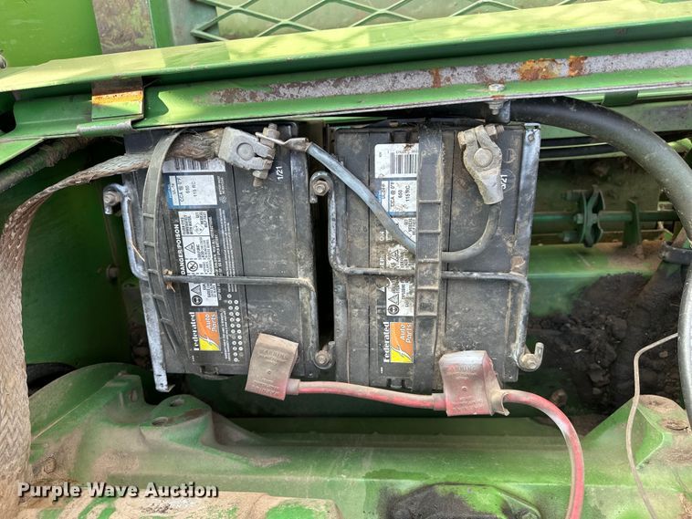 image for item OE9049 1983 John Deere 7720 Turbo combine