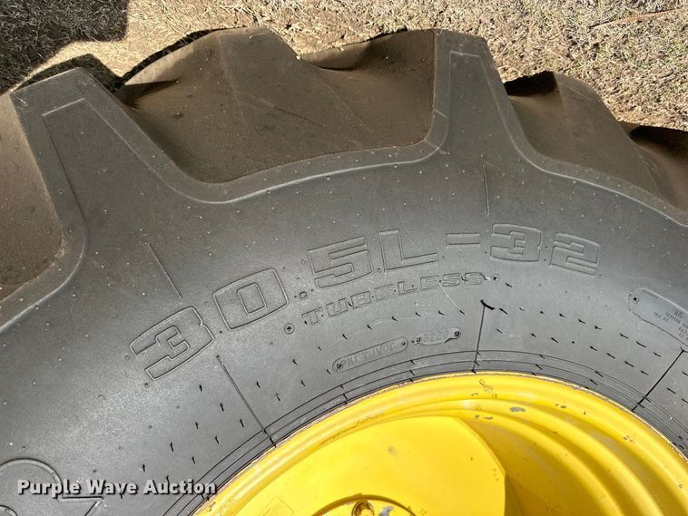 image for item OE9049 1983 John Deere 7720 Turbo combine