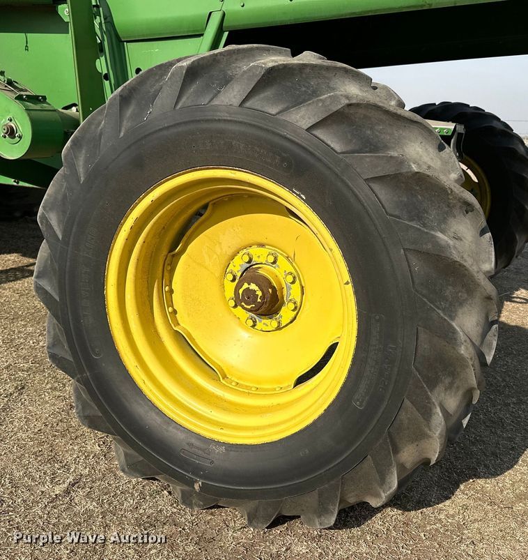 image for item OE9049 1983 John Deere 7720 Turbo combine