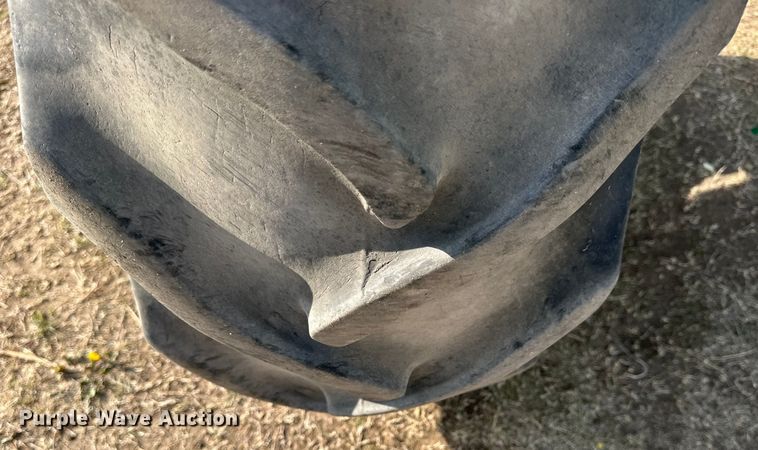 image for item OE9049 1983 John Deere 7720 Turbo combine