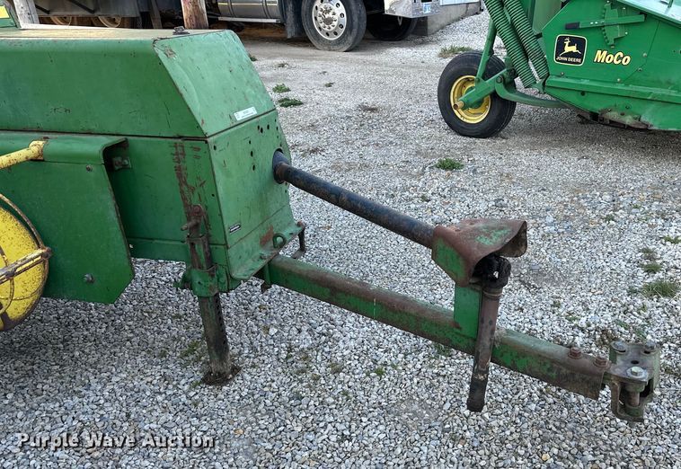 image for item OF9367 John Deere 336 small square baler