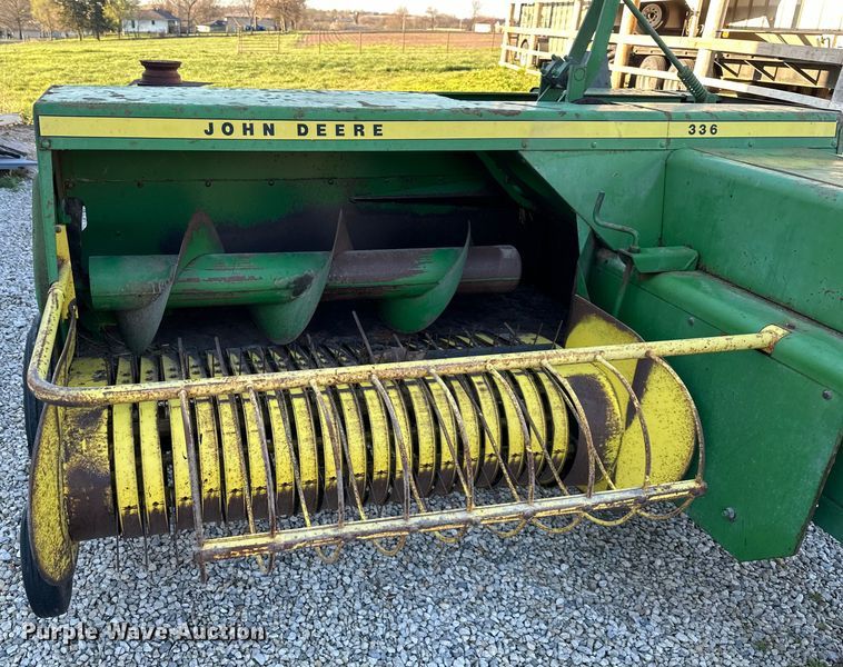 image for item OF9367 John Deere 336 small square baler