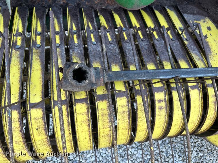 image for item OF9367 John Deere 336 small square baler