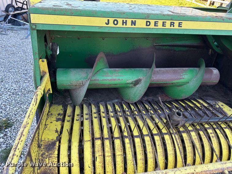 image for item OF9367 John Deere 336 small square baler