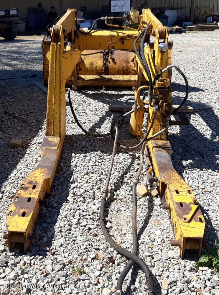 image for item OF9669 Massey Ferguson 40B loader