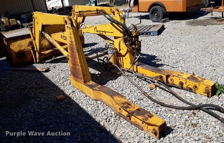 image for item OF9669 Massey Ferguson 40B loader