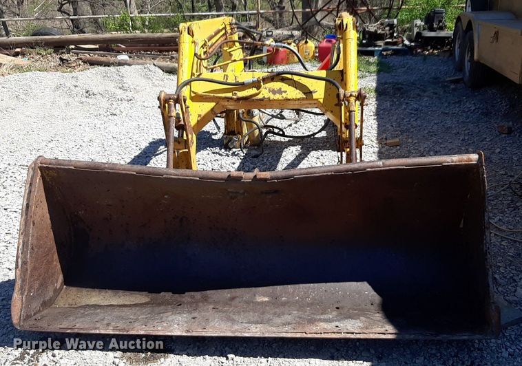 image for item OF9669 Massey Ferguson 40B loader