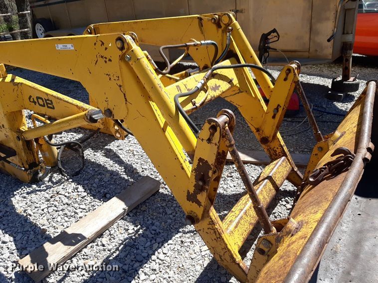 image for item OF9669 Massey Ferguson 40B loader