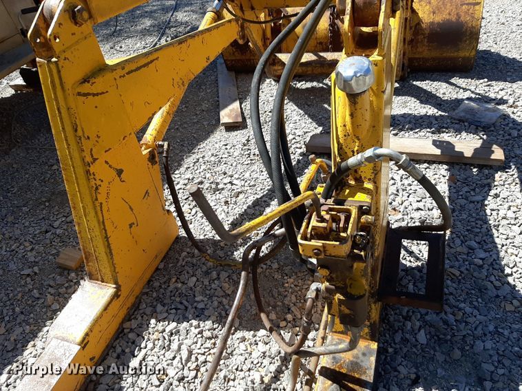image for item OF9669 Massey Ferguson 40B loader