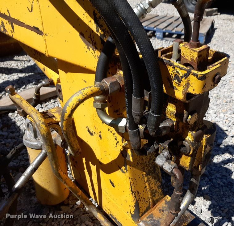 image for item OF9669 Massey Ferguson 40B loader
