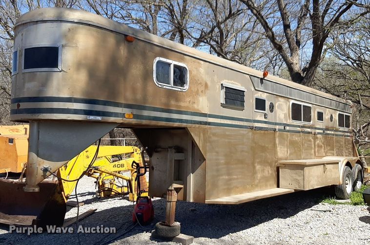 image for item OF9672 Livestock trailer