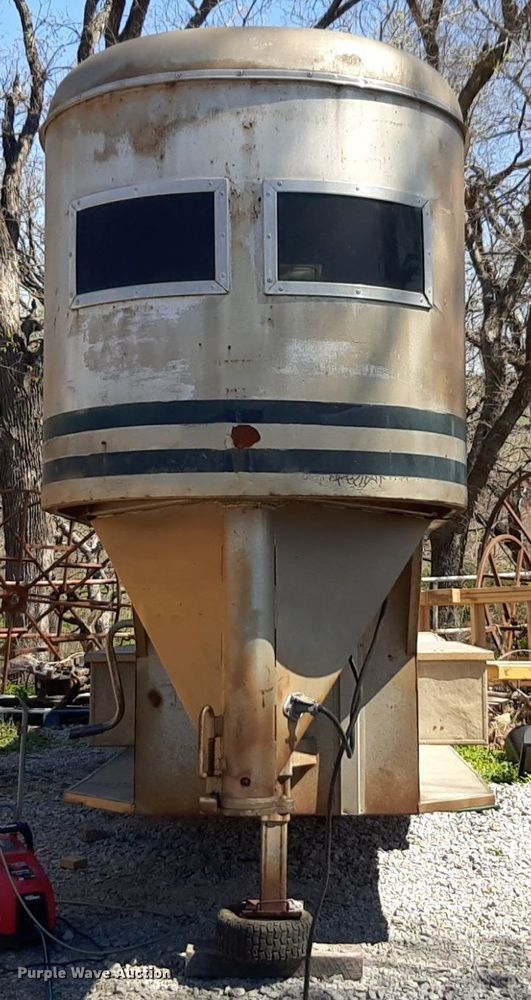 image for item OF9672 Livestock trailer
