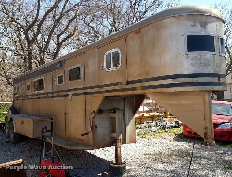 image for item OF9672 Livestock trailer
