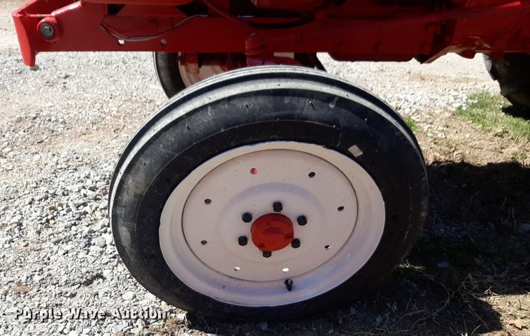 image for item OF9689 Shibaura SD2200 tractor