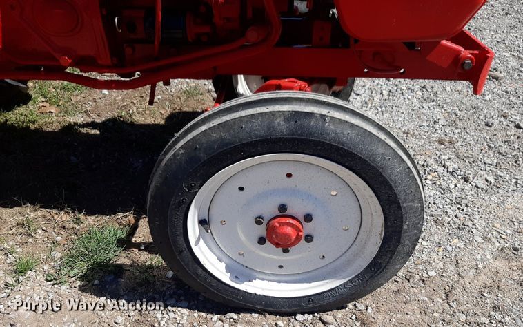 image for item OF9689 Shibaura SD2200 tractor