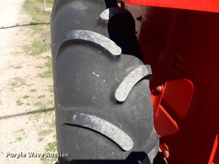 image for item OF9689 Shibaura SD2200 tractor