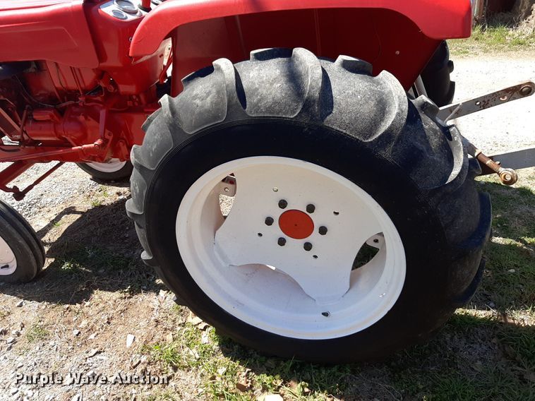 image for item OF9689 Shibaura SD2200 tractor