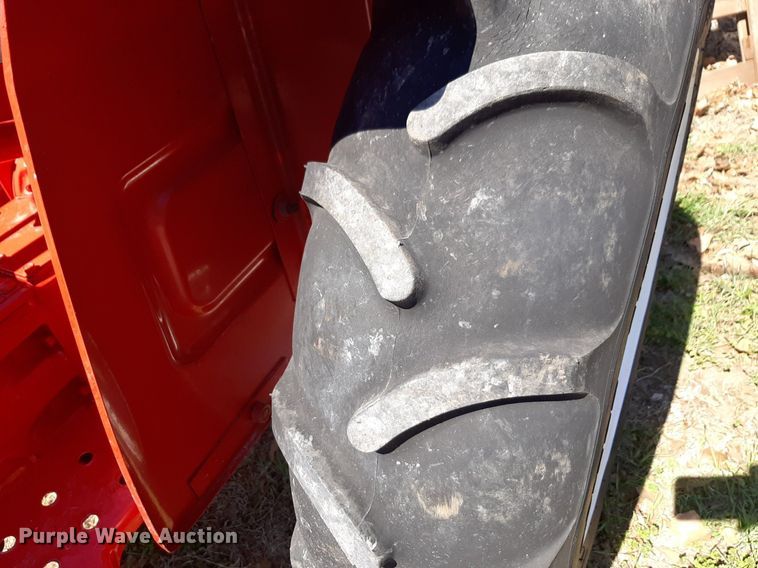 image for item OF9689 Shibaura SD2200 tractor