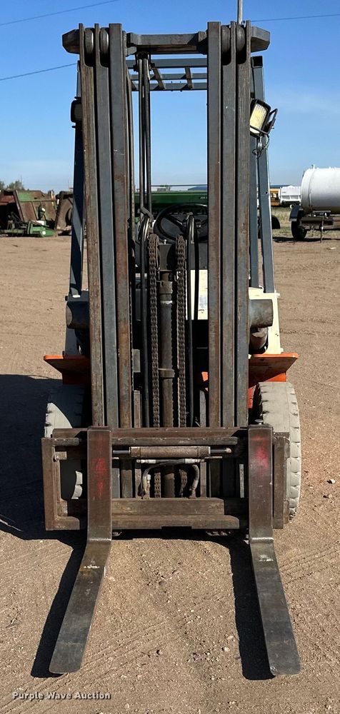 image for item OI9009 Nissan 40 forklift