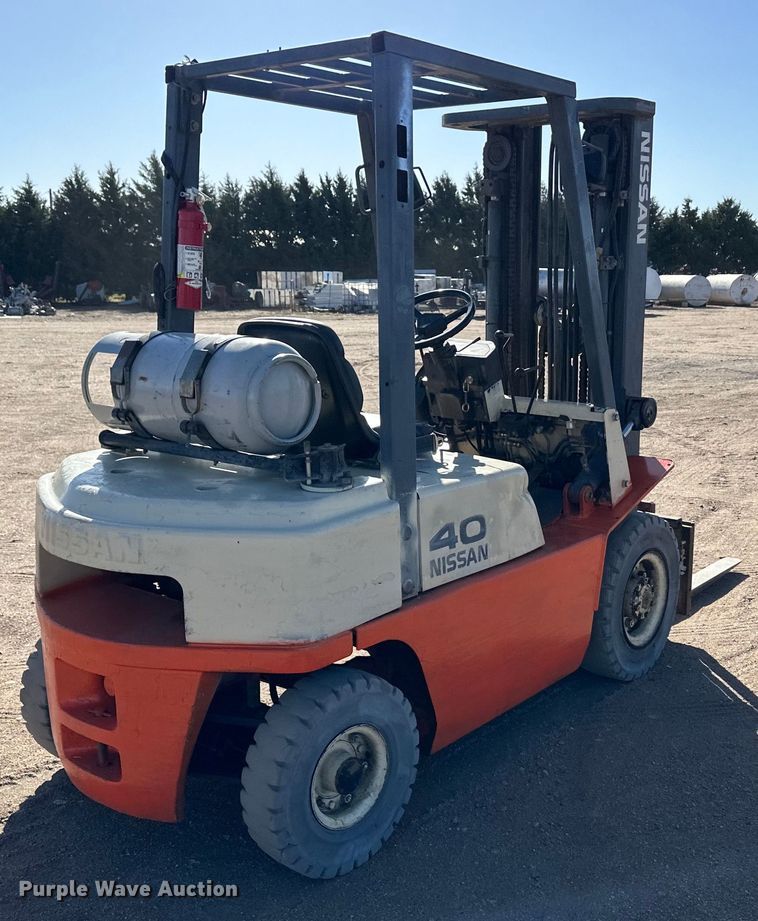 image for item OI9009 Nissan 40 forklift