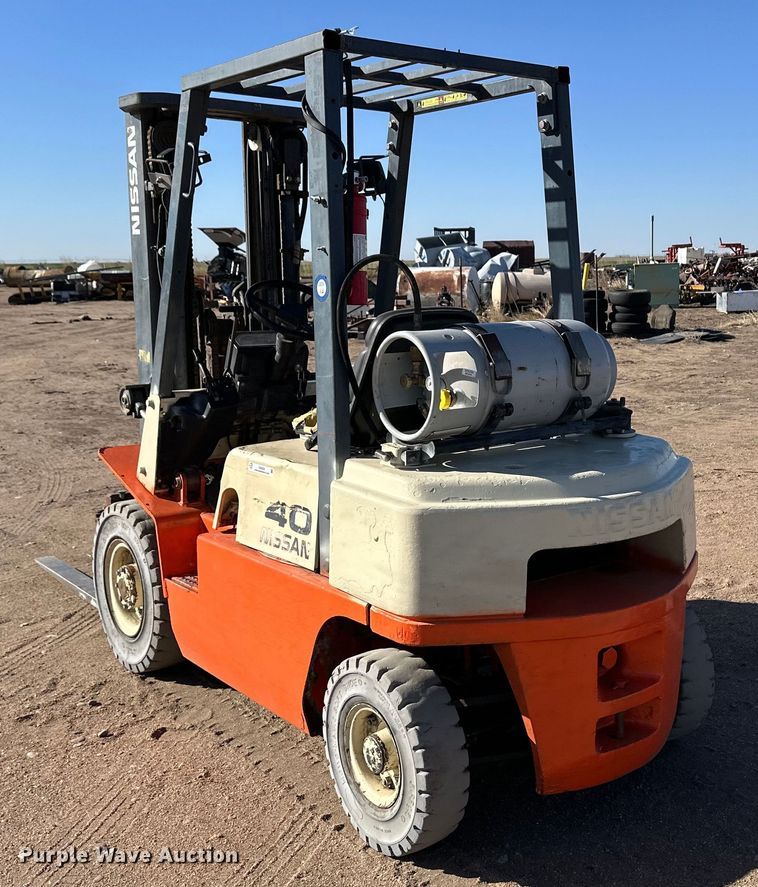 image for item OI9009 Nissan 40 forklift