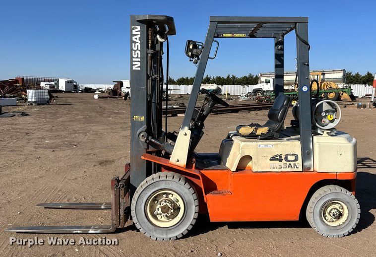 image for item OI9009 Nissan 40 forklift