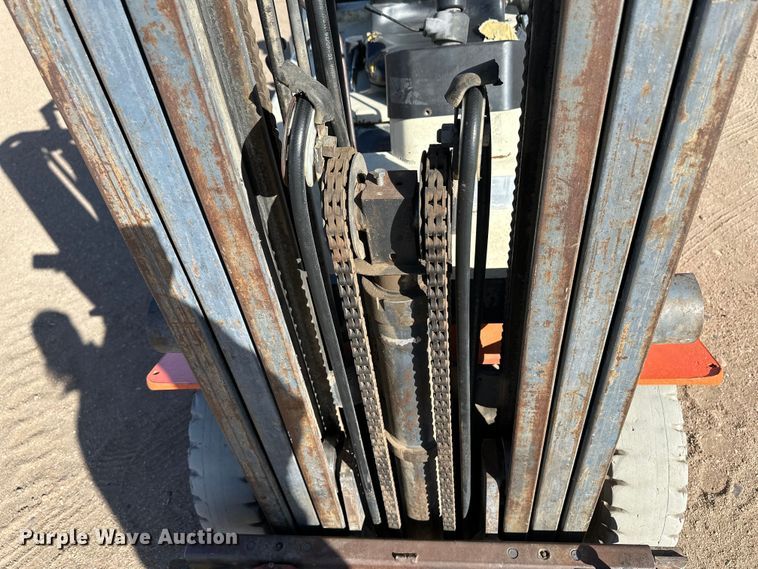 image for item OI9009 Nissan 40 forklift