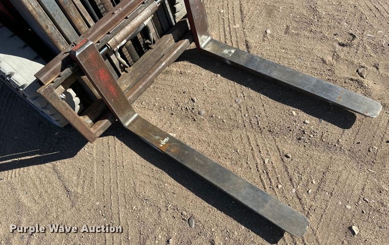 image for item OI9009 Nissan 40 forklift