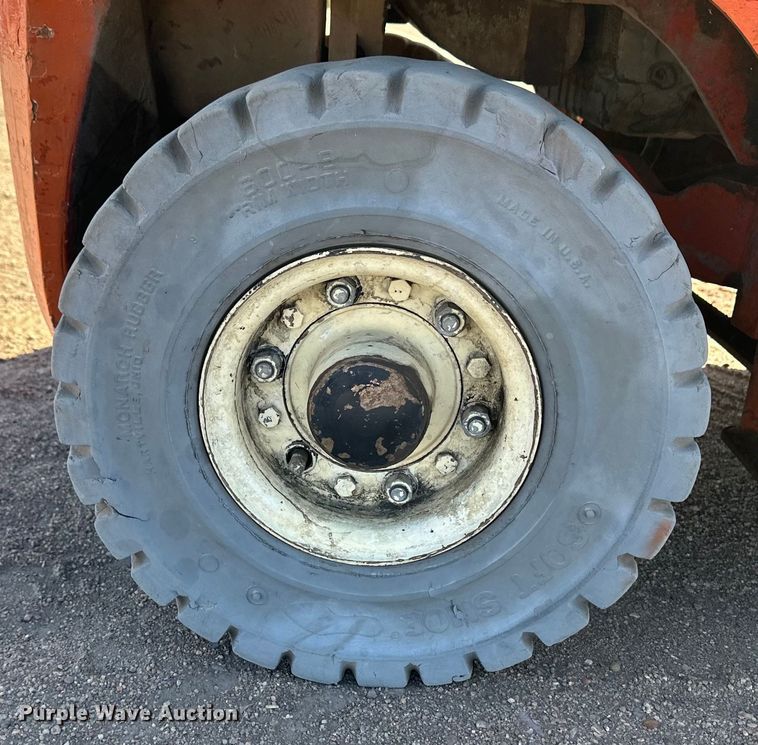 image for item OI9009 Nissan 40 forklift