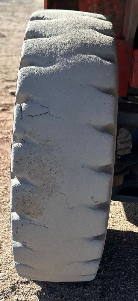 image for item OI9009 Nissan 40 forklift