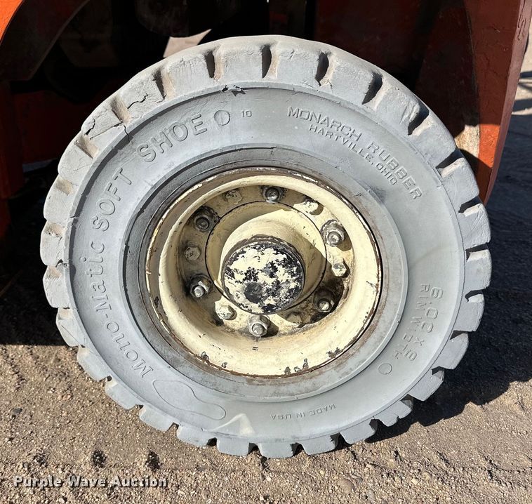 image for item OI9009 Nissan 40 forklift