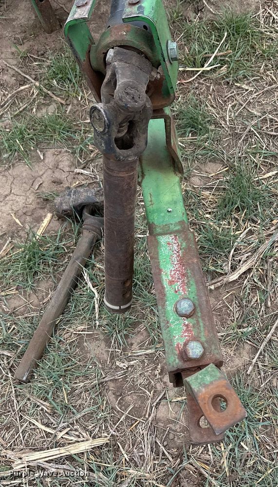 image for item OI9014 John Deere 346 small square baler