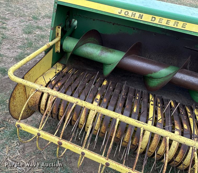 image for item OI9014 John Deere 346 small square baler