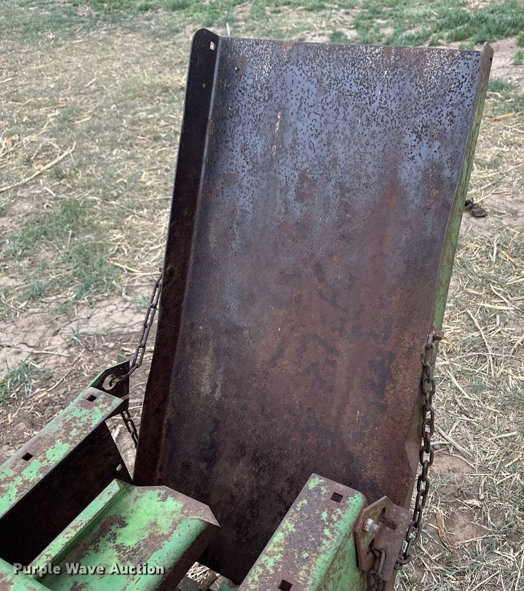 image for item OI9014 John Deere 346 small square baler