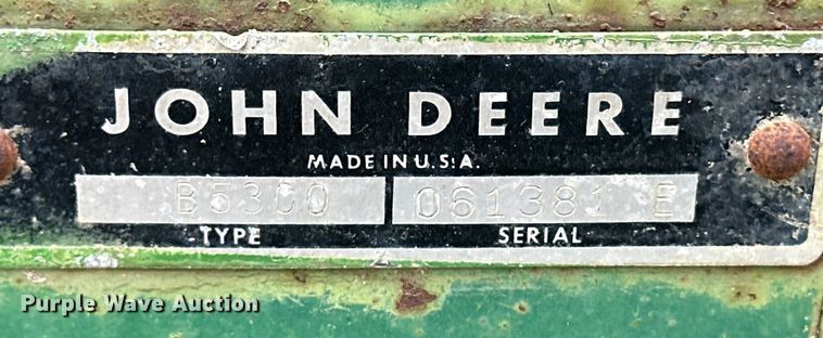 image for item OI9014 John Deere 346 small square baler